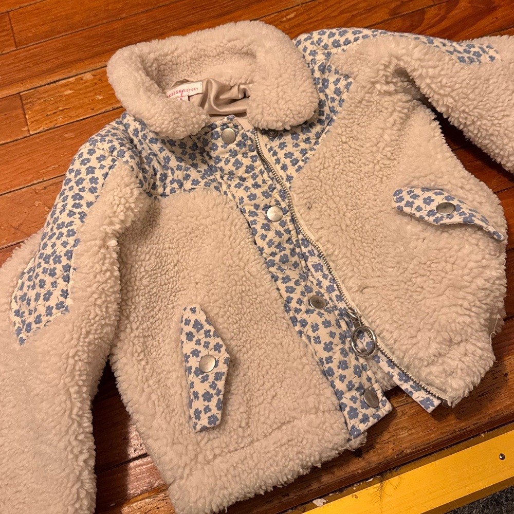 Design History Cream and Blue Floral Kids Puffer Jacket size 5